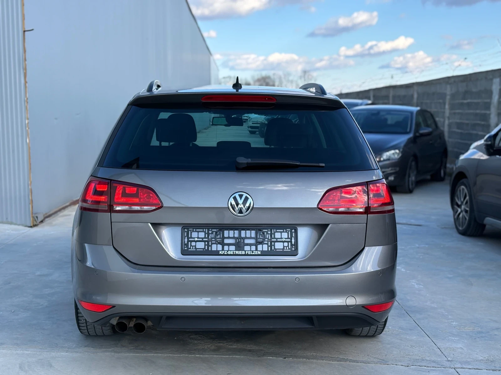 VW Golf 2.0 TDI 150кс* HighLine* Distronic* Panorama* Keyl - изображение 6