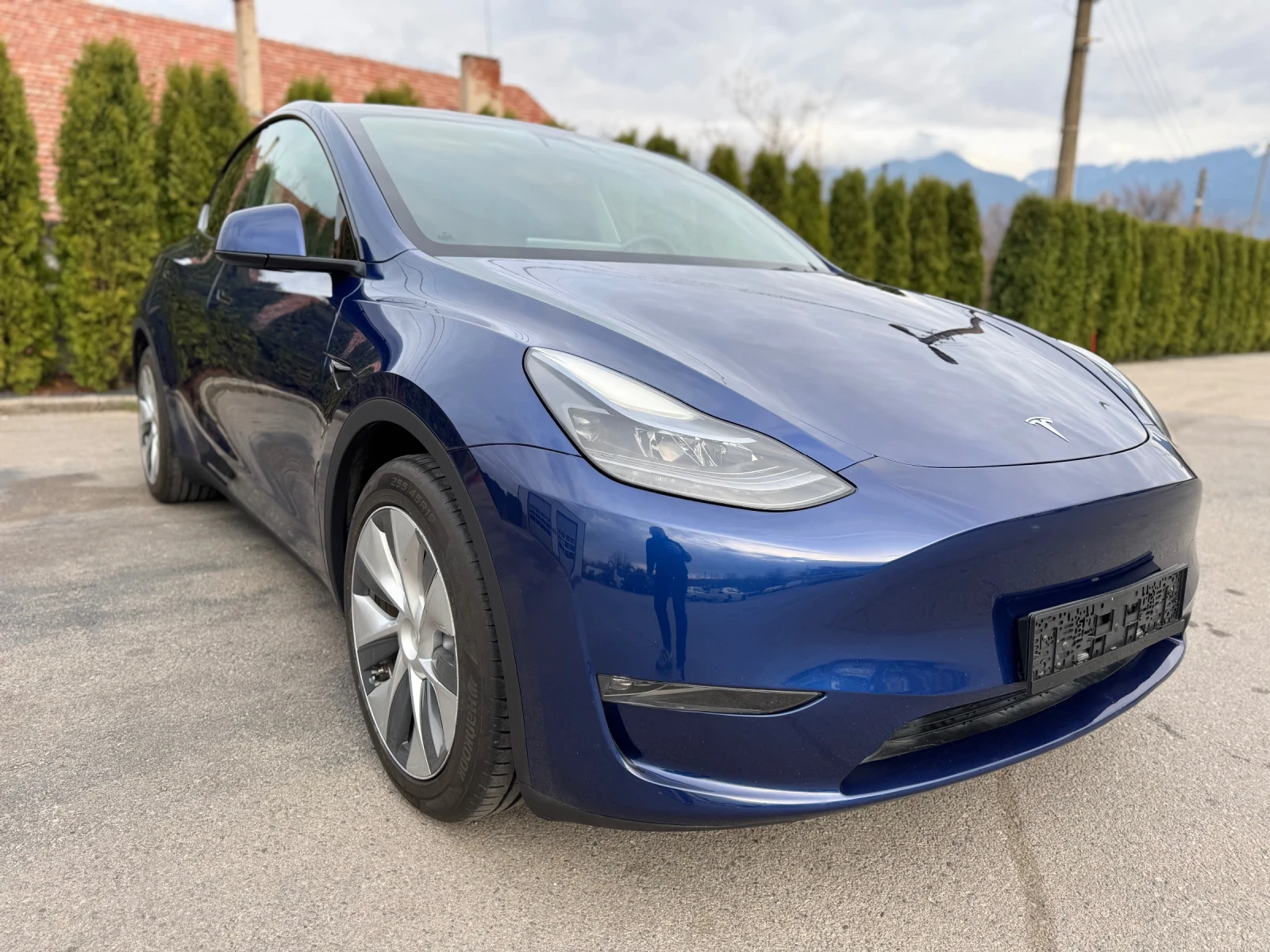 Tesla Model Y 82 le long range