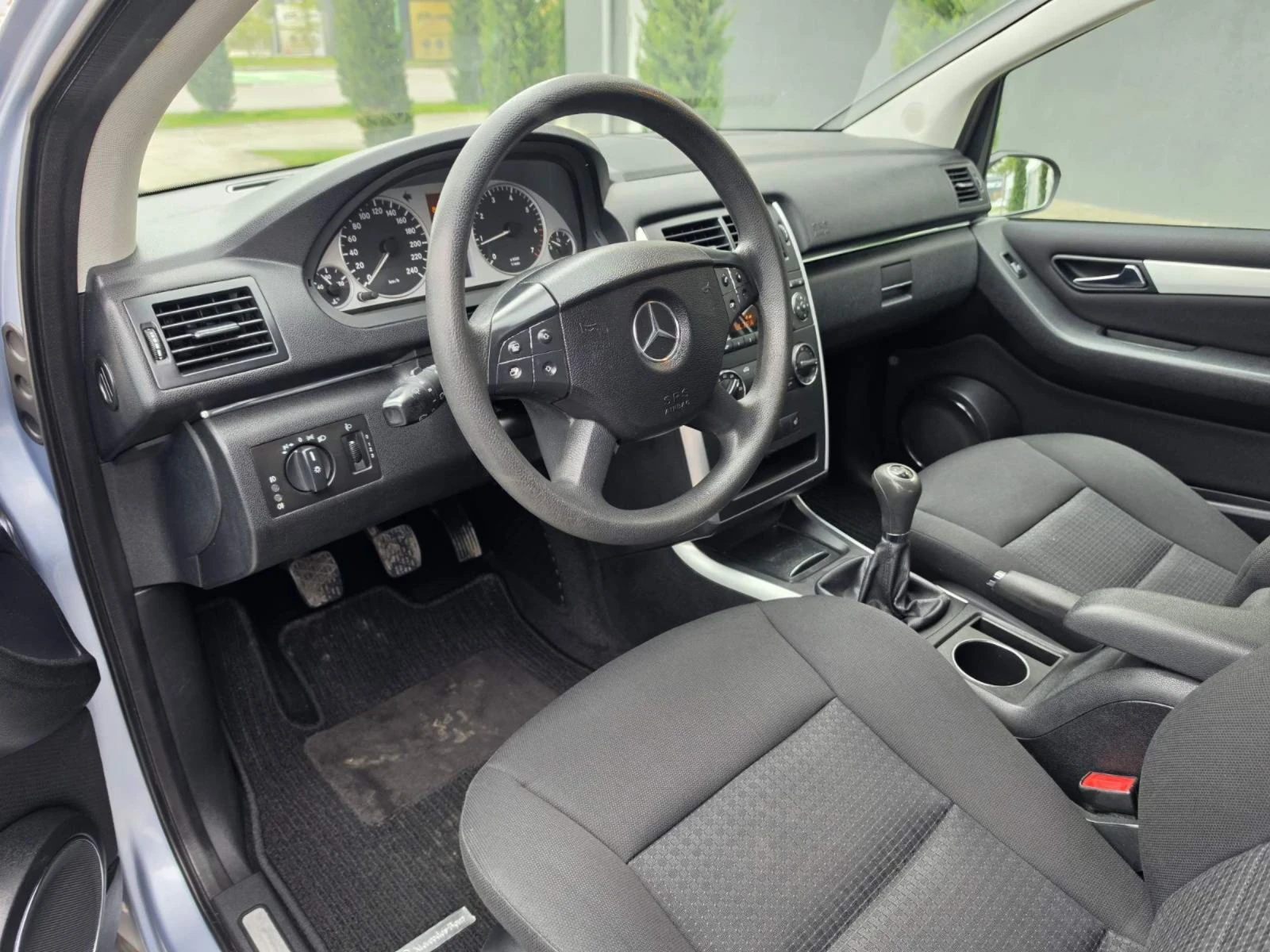 Mercedes-Benz B 150, снимка 12 - Автомобили и джипове - 54000588