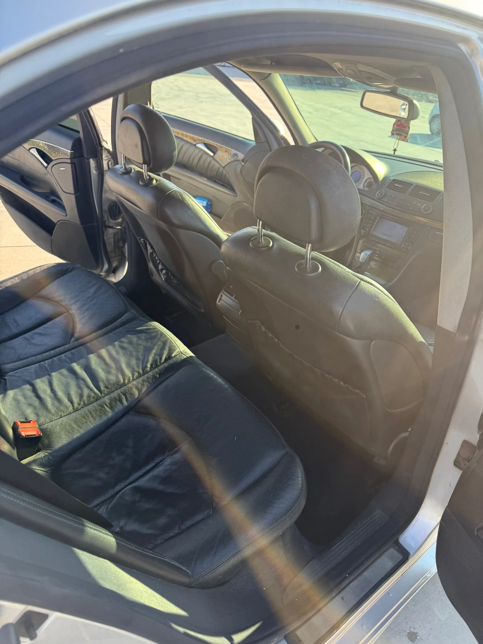 Mercedes-Benz E 280, снимка 11 - Автомобили и джипове - 54247895