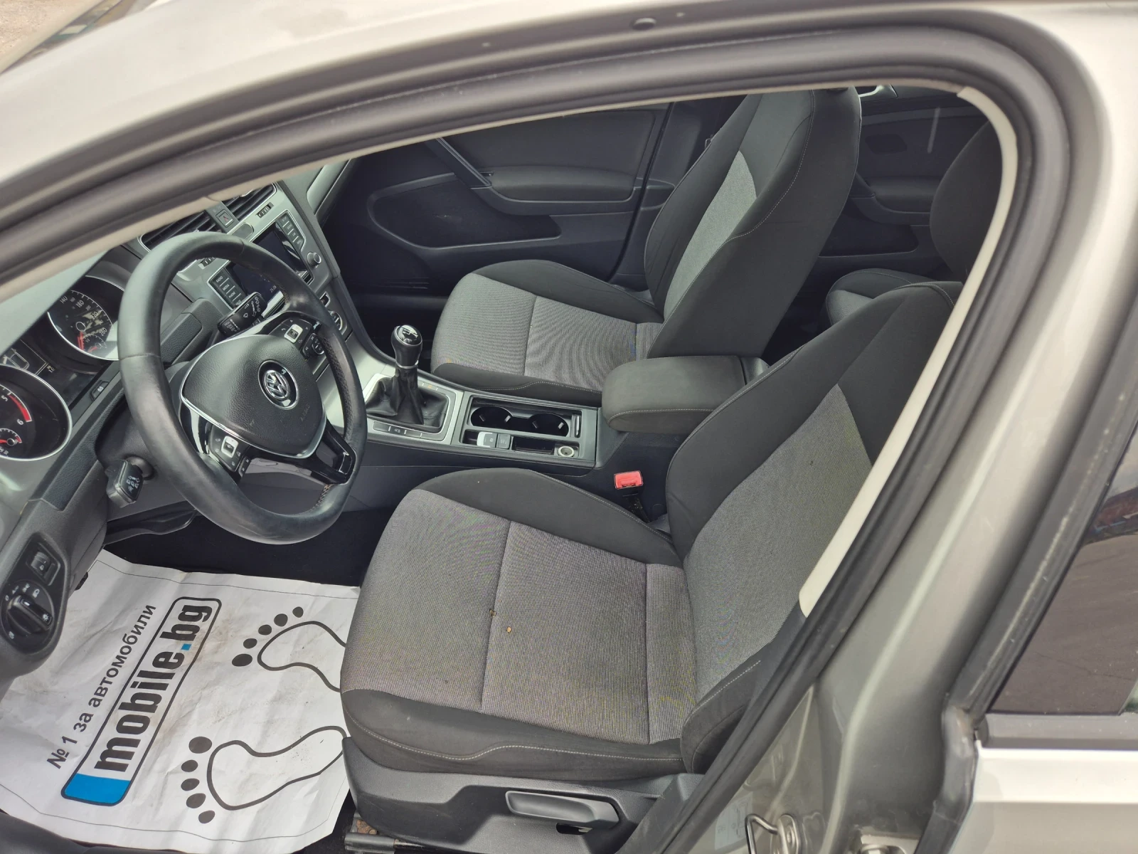 VW Golf 1.6тди, снимка 11 - Автомобили и джипове - 54258071