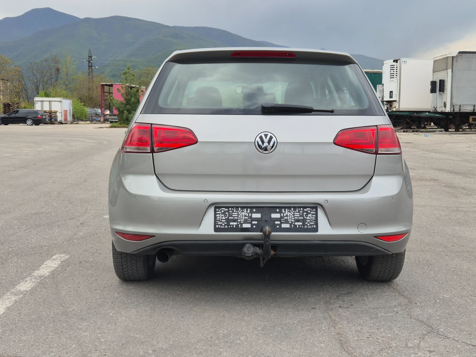 VW Golf 1.6тди, снимка 6 - Автомобили и джипове - 54258071