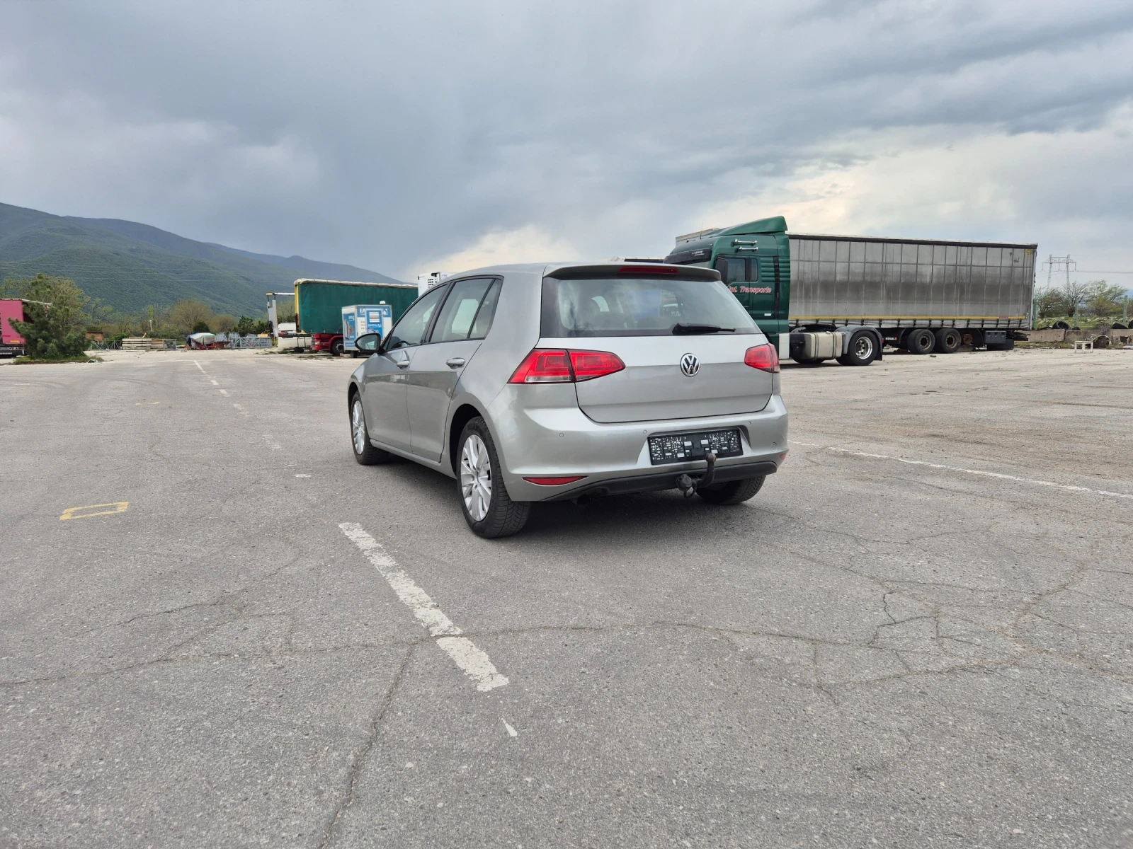 VW Golf 1.6тди, снимка 7 - Автомобили и джипове - 54258071