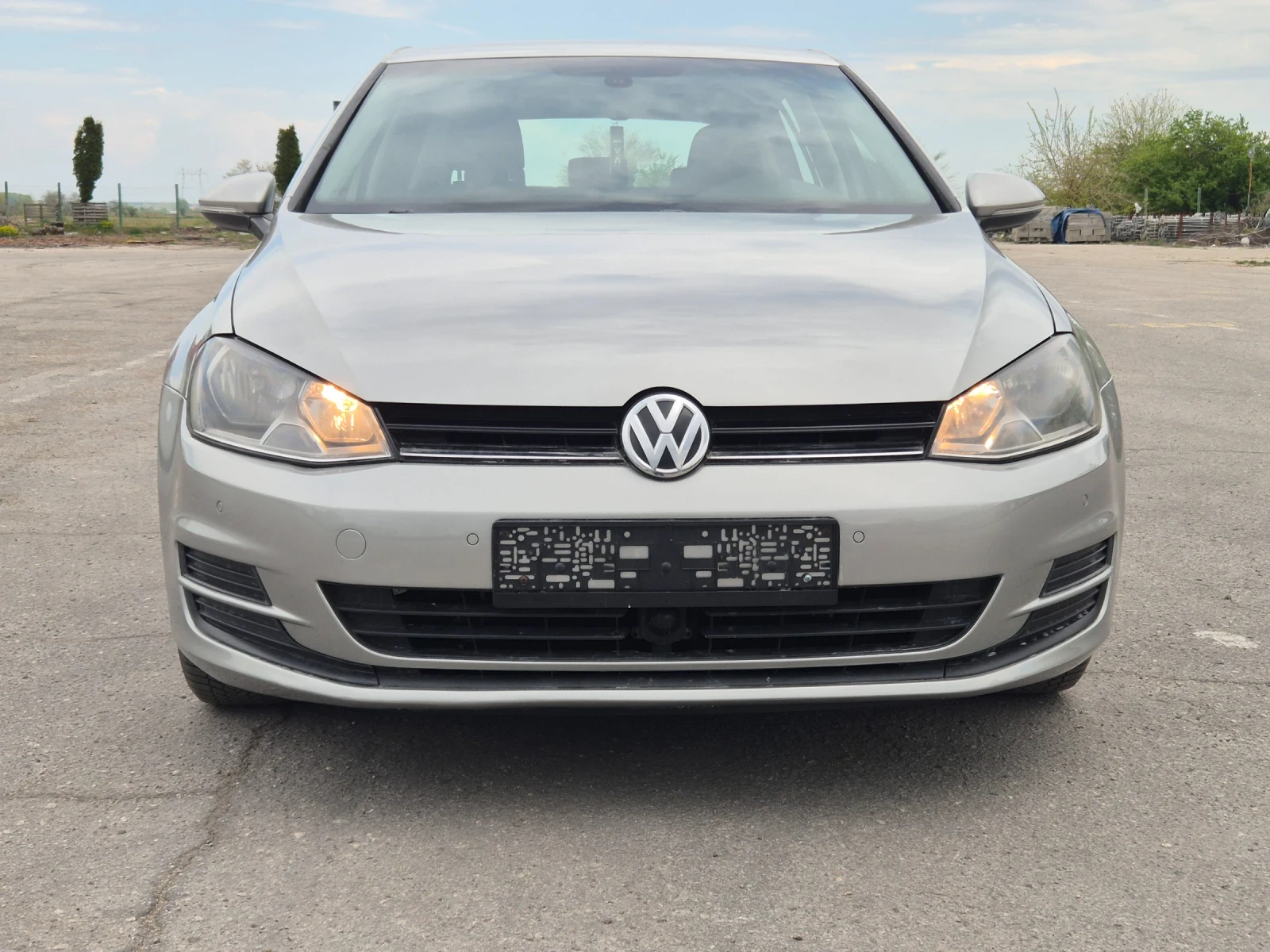 VW Golf 1.6тди, снимка 2 - Автомобили и джипове - 54258071