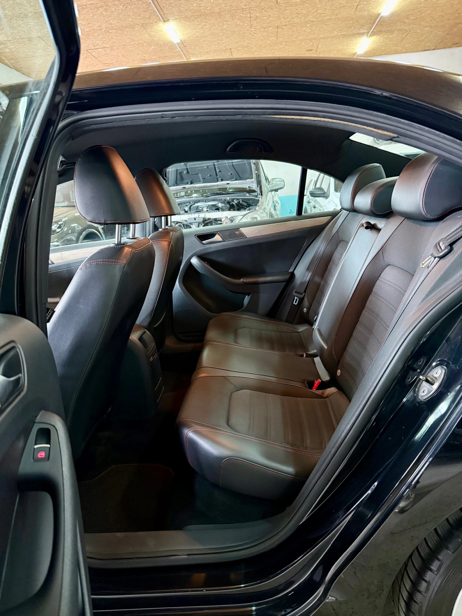 VW Golf Highline   2.0 TSI   211 к.с., снимка 10 - Автомобили и джипове - 54579180