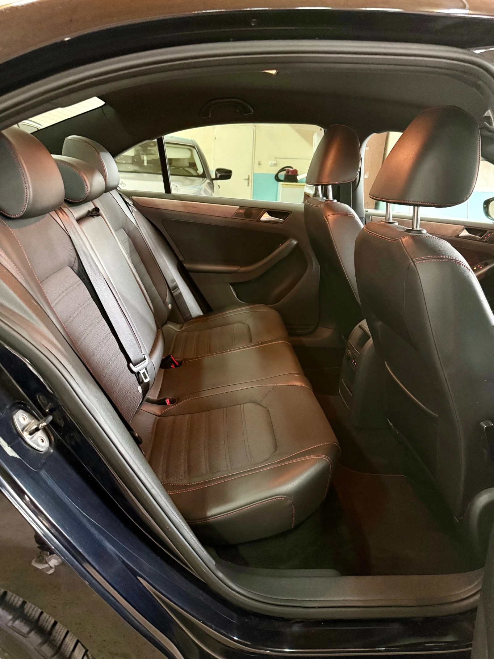 VW Golf Highline   2.0 TSI   211 к.с., снимка 16 - Автомобили и джипове - 54579180