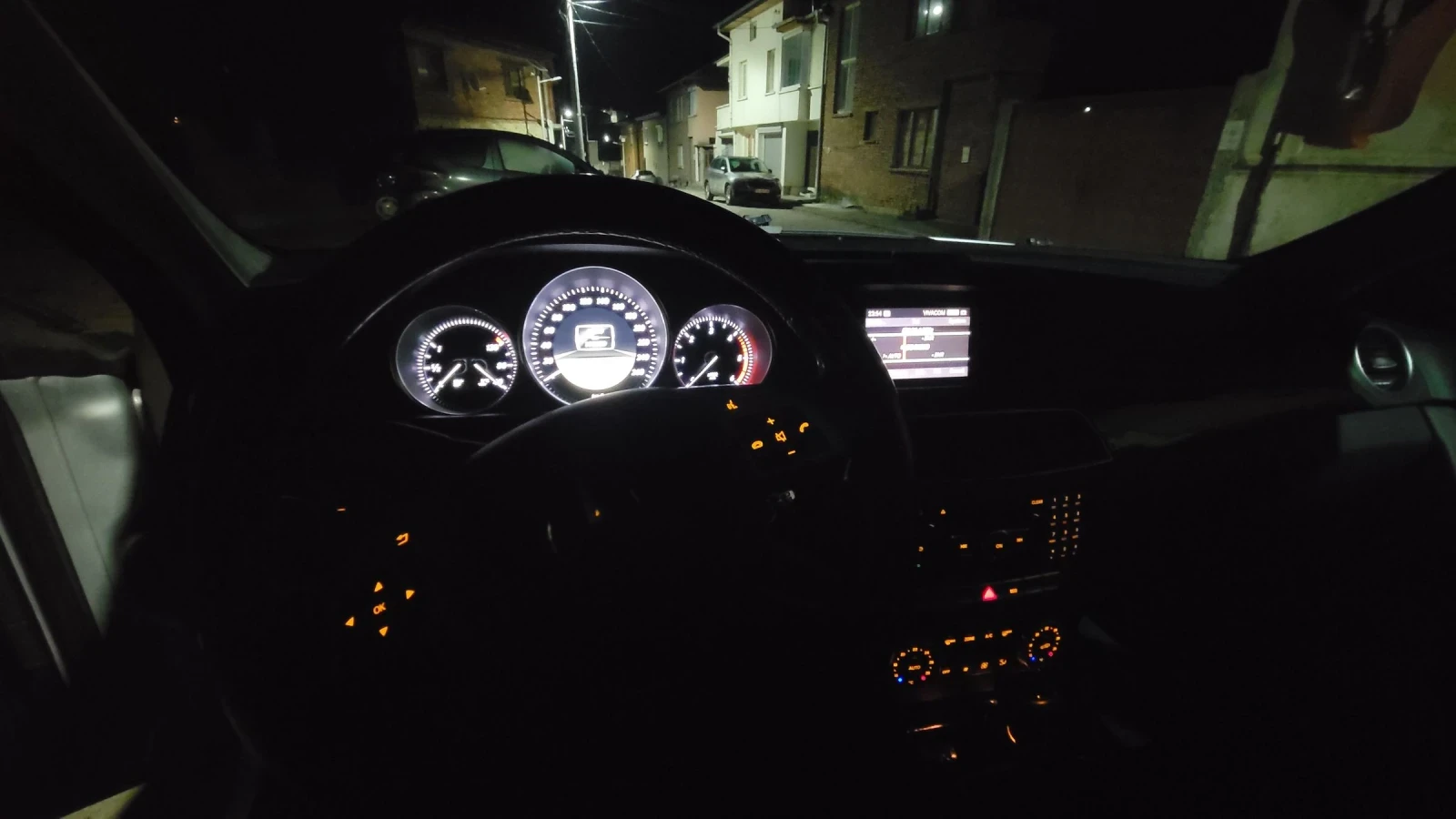Mercedes-Benz C 180, снимка 12 - Автомобили и джипове - 54922556