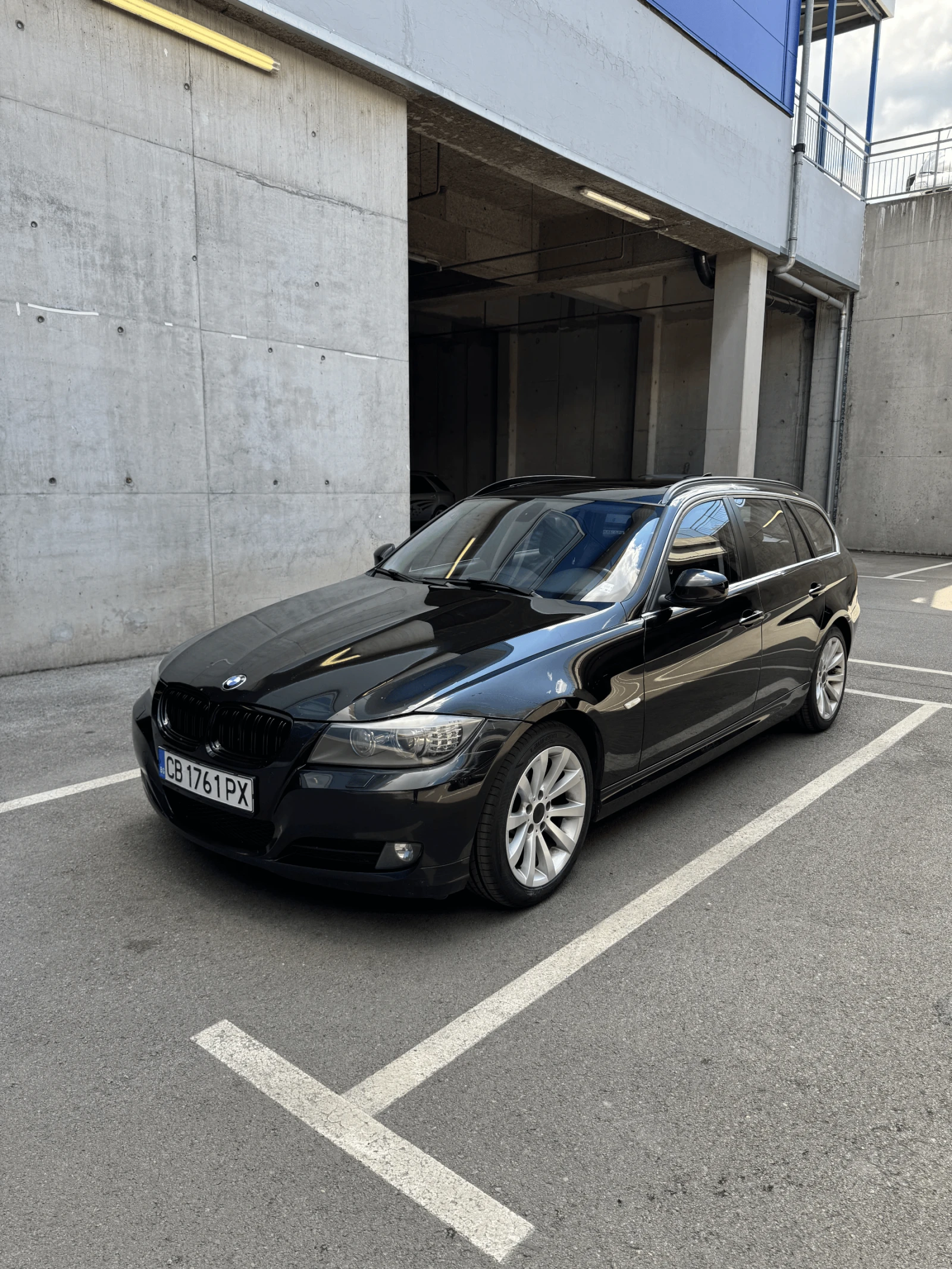 BMW 330 e91 xDrive , снимка 2 - Автомобили и джипове - 55413593