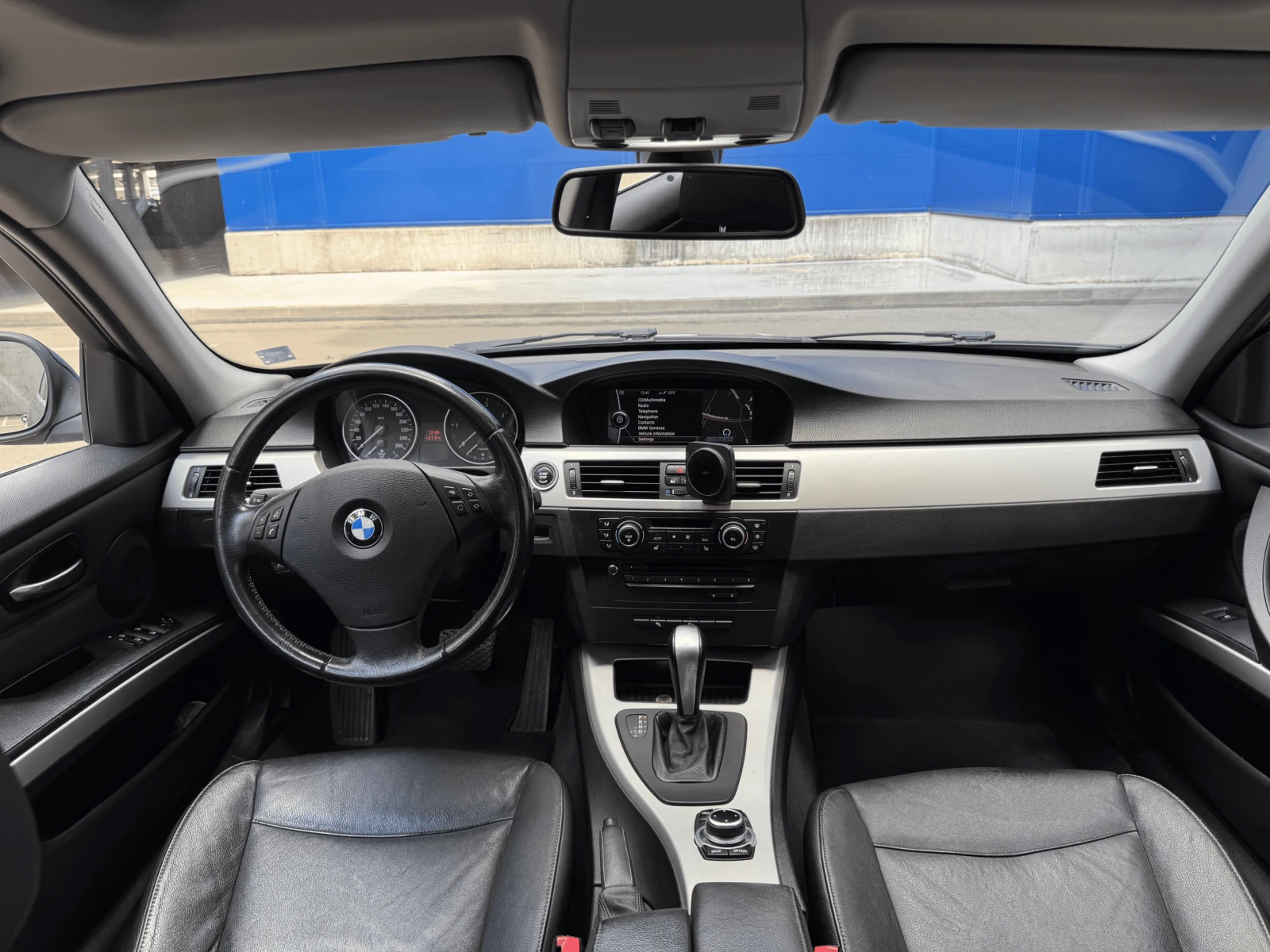 BMW 330 e91 xDrive , снимка 8 - Автомобили и джипове - 55413593