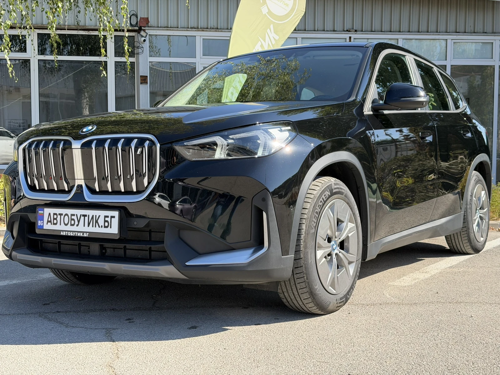 BMW iX1 xDrive30, снимка 3 - Автомобили и джипове - 56128630