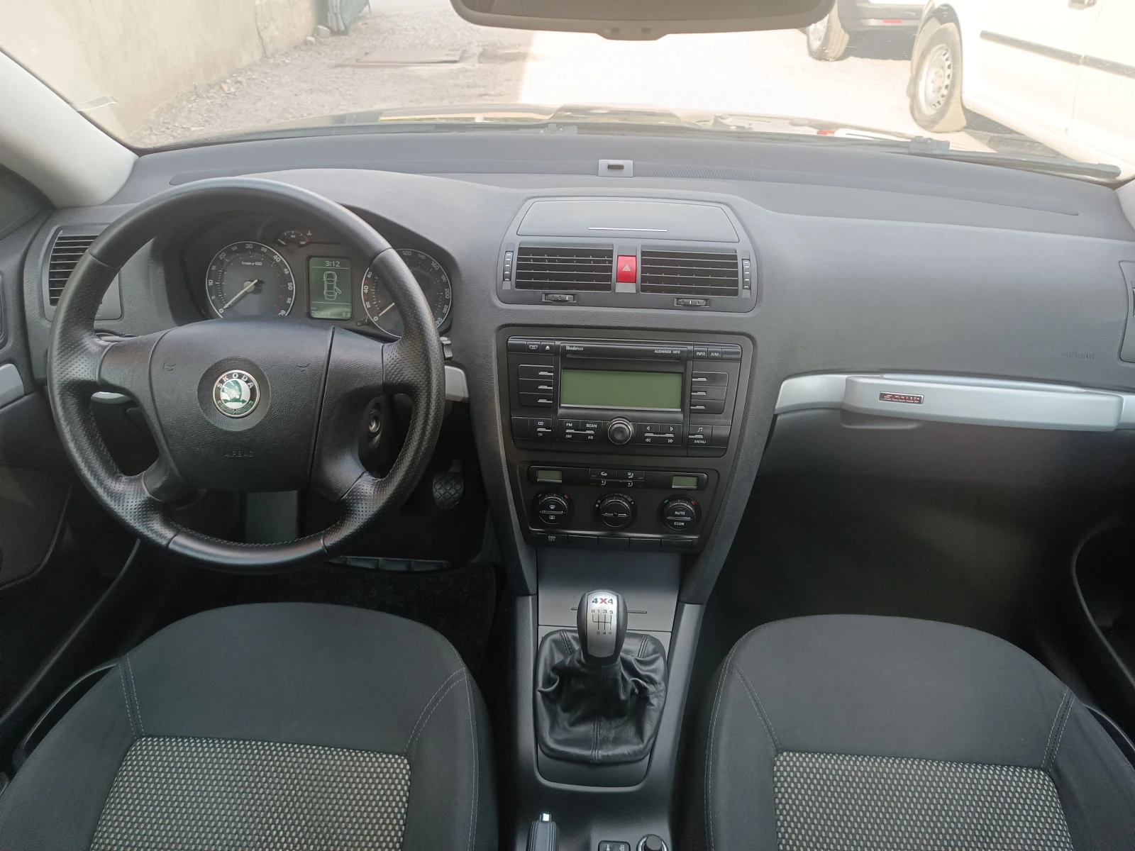Skoda Octavia 2.0TDI 4X4/SCOUT-BMM-140ks., снимка 11 - Автомобили и джипове - 56274686
