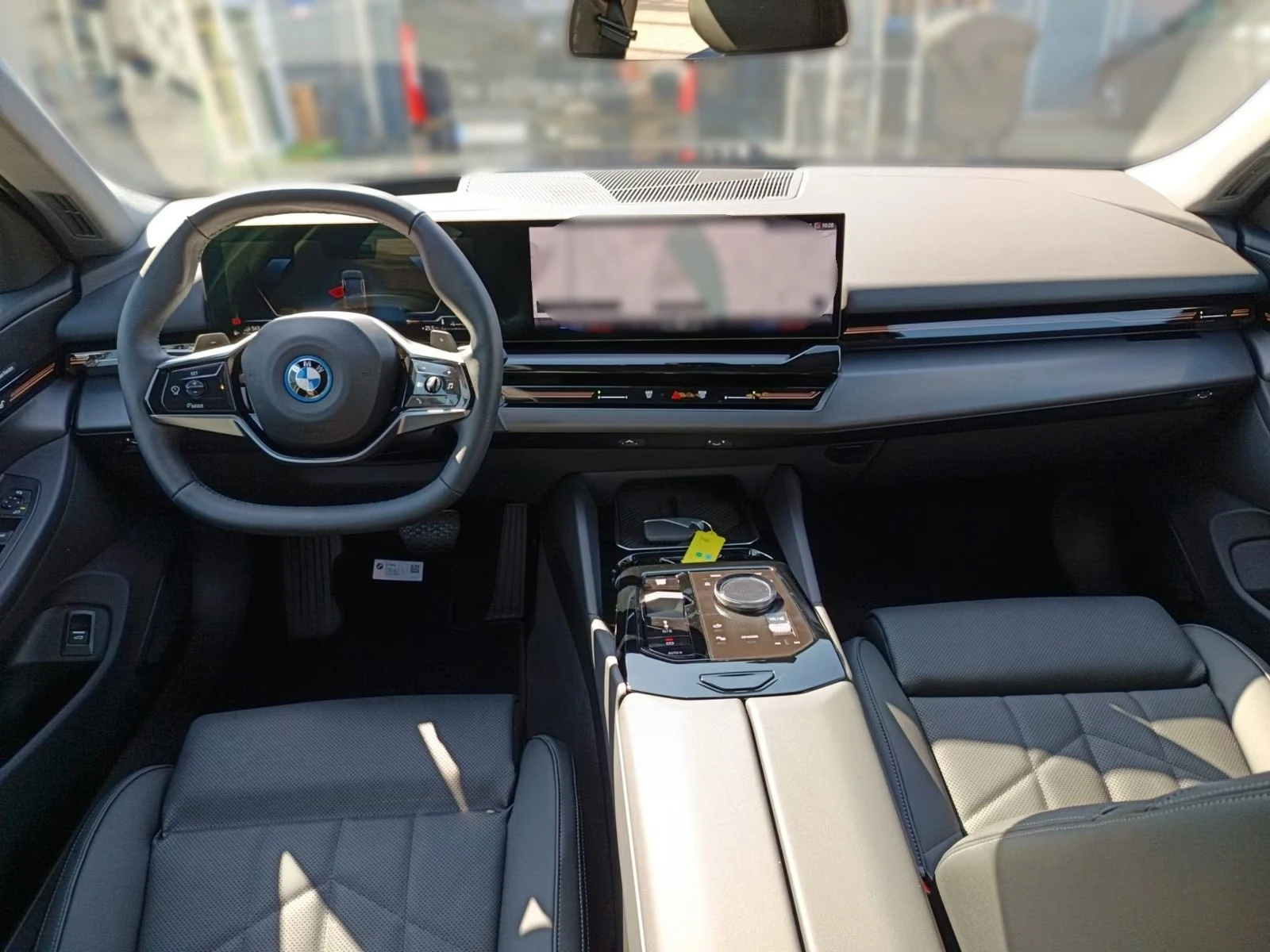 BMW 530E /360/HUD/DISTR/ICONIC GLOW/H&K/ | Mobile.bg � ����������� 10