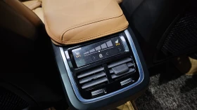 Volvo XC60 D4 Inscription | AWD | HUD | Massage Seats, снимка 16