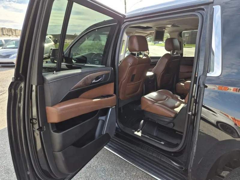 Cadillac Escalade Premium* Bose* 6+ 1* Head up* Телевизори, снимка 15 - Автомобили и джипове - 52317967