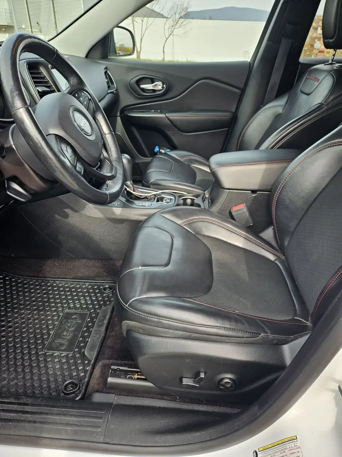 Jeep Cherokee 3.2 Trailhawk    Landi Renzo  | Mobile.bg   13