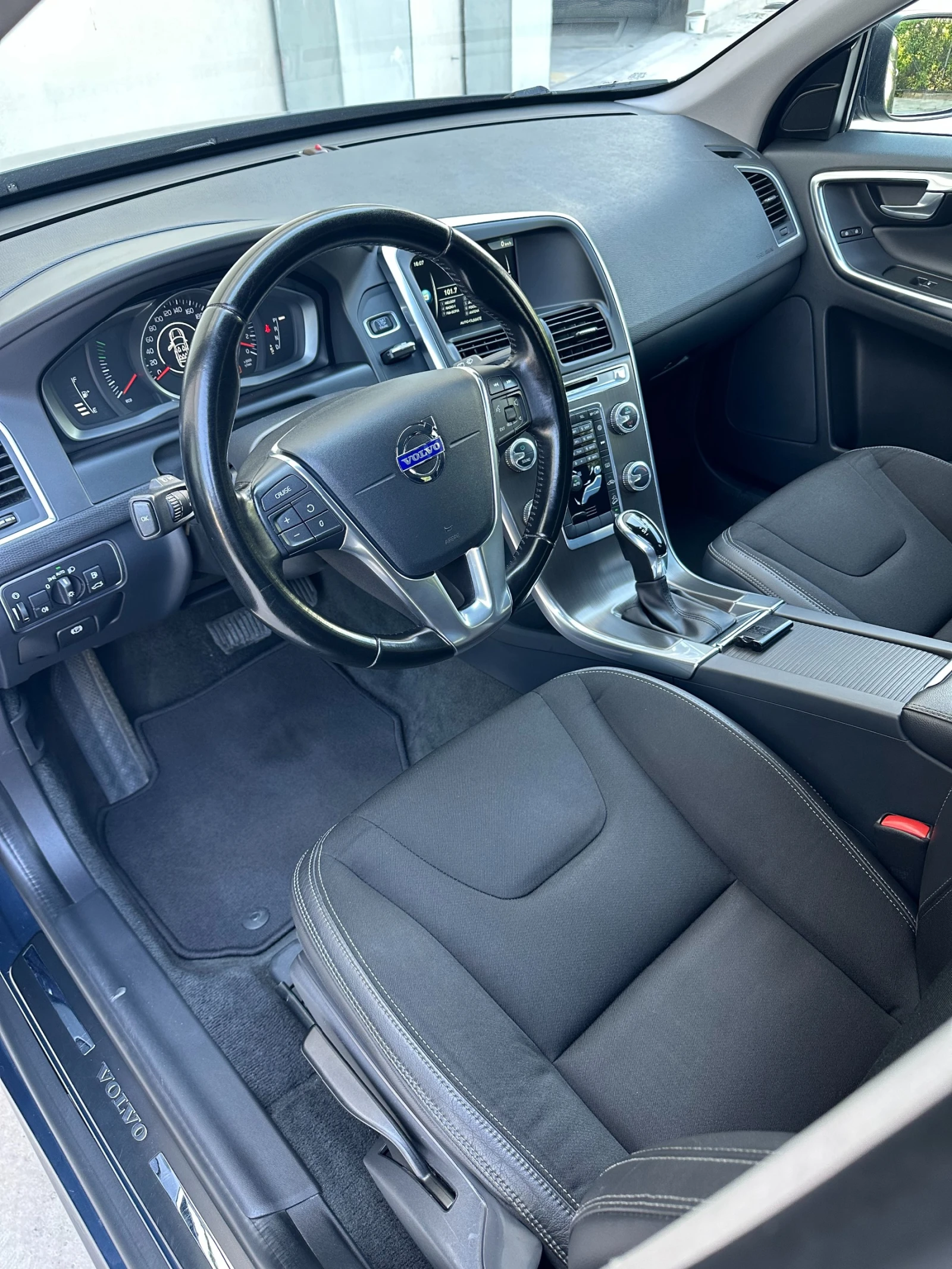 Volvo XC60 2.4 AWD D4 Polestar - изображение 4