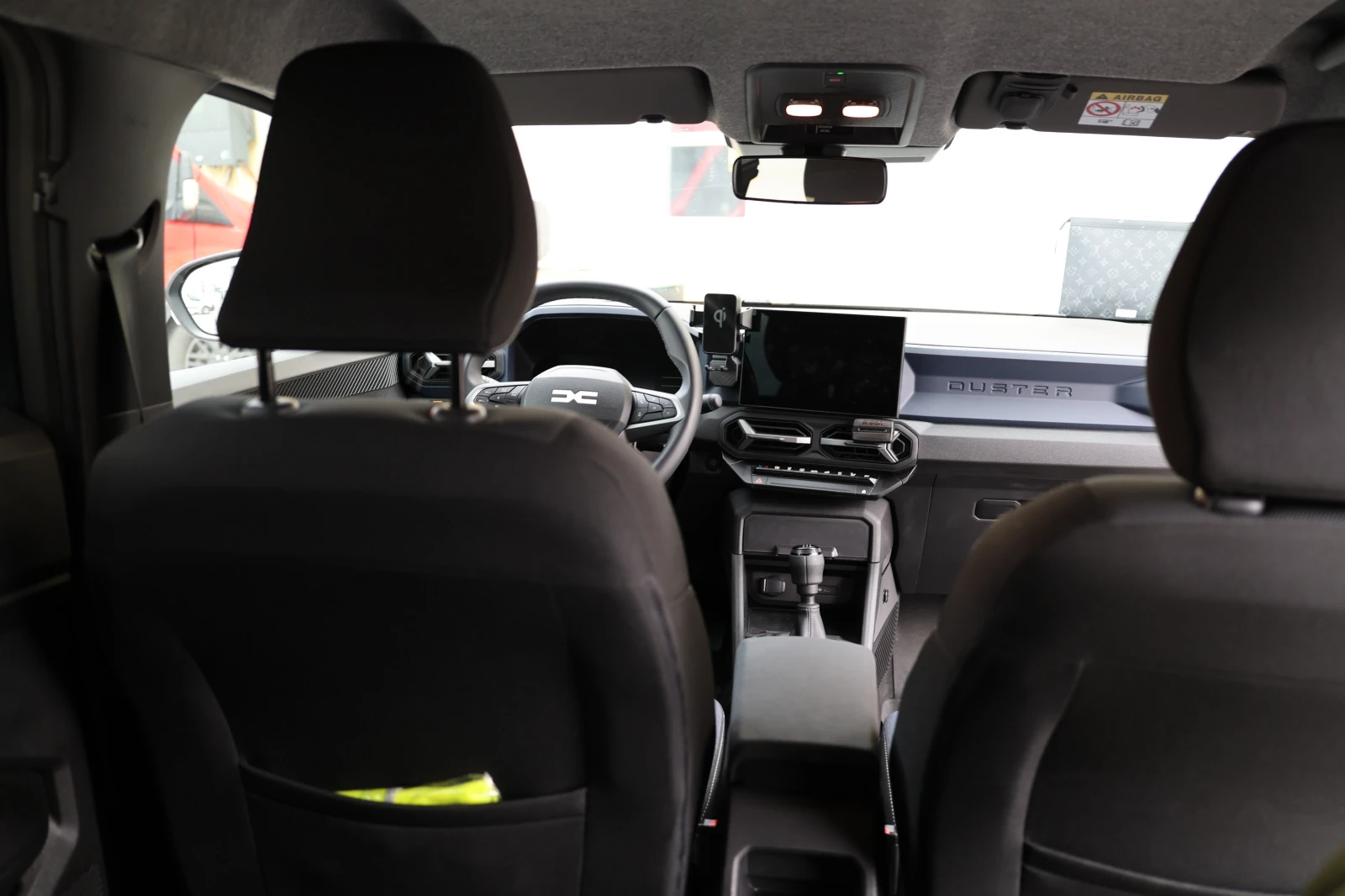 Dacia Duster, снимка 15 - Автомобили и джипове - 54339245