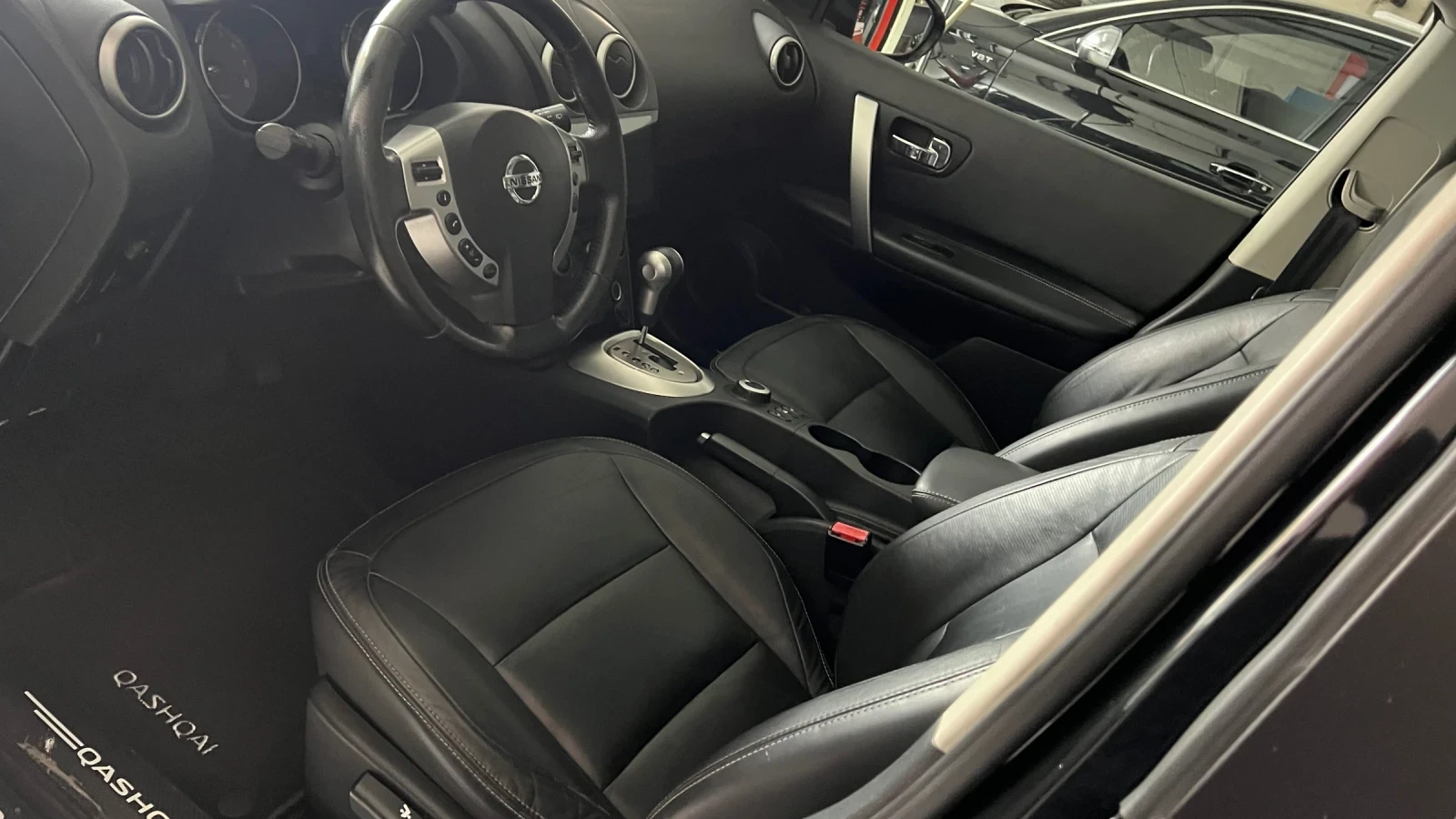Nissan Qashqai, снимка 9 - Автомобили и джипове - 54414685