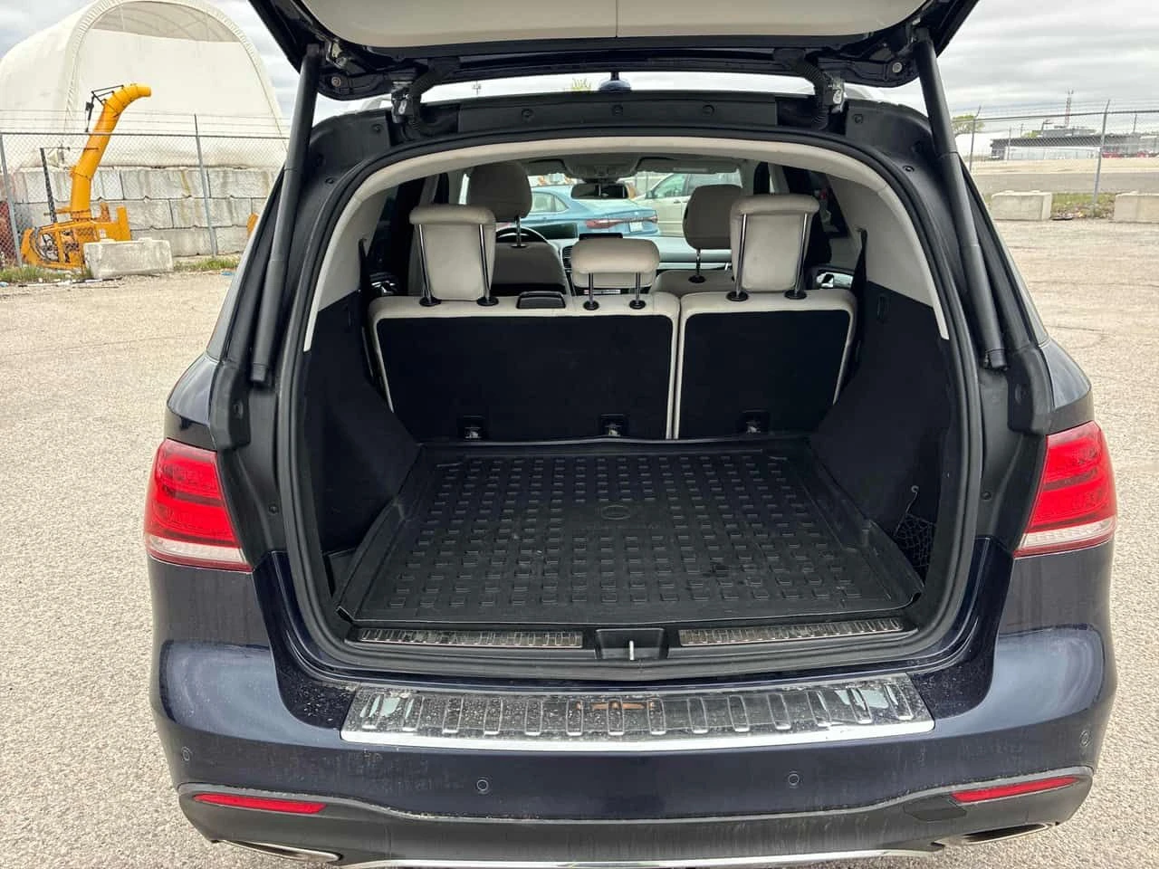 Mercedes-Benz GLE 400 4MATIC/ПАНОРАМА/ПОДГРЕВИ/АВТОФИНАНСИРАНЕ, снимка 12 - Автомобили и джипове - 54557158