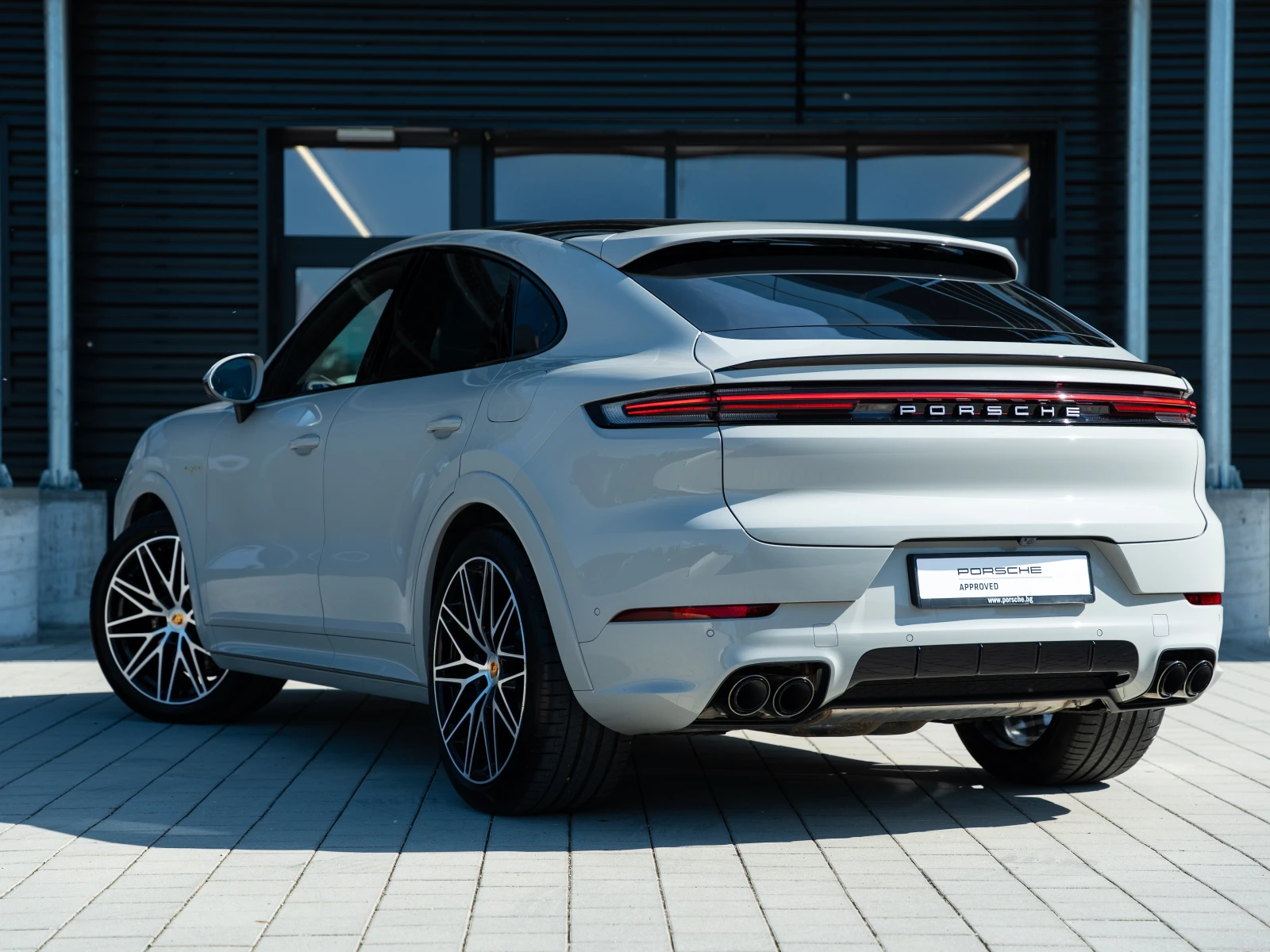 Porsche Cayenne E-Hybrid Coupe, снимка 2 - Автомобили и джипове - 54746021