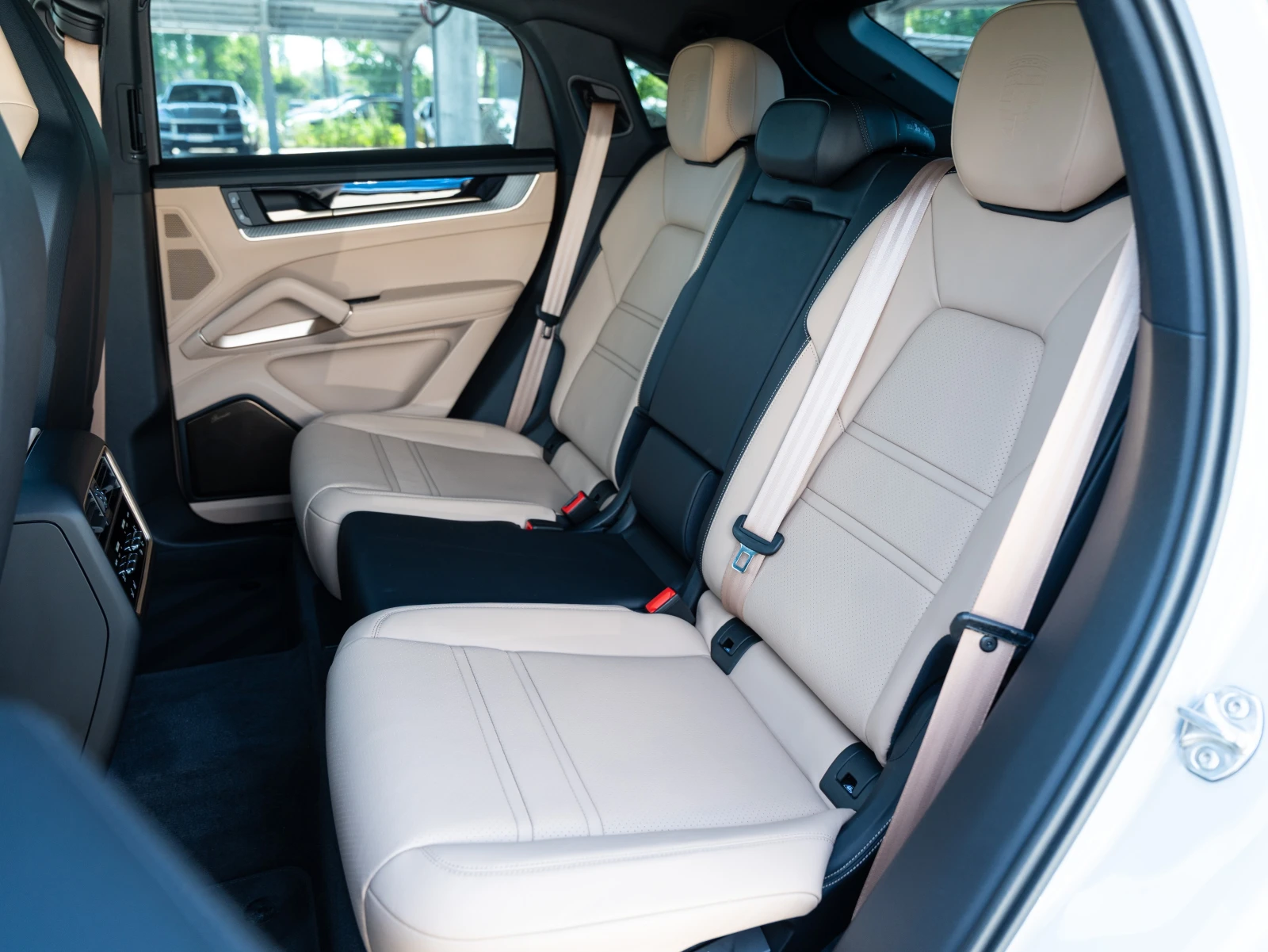 Porsche Cayenne E-Hybrid Coupe, снимка 12 - Автомобили и джипове - 54746021
