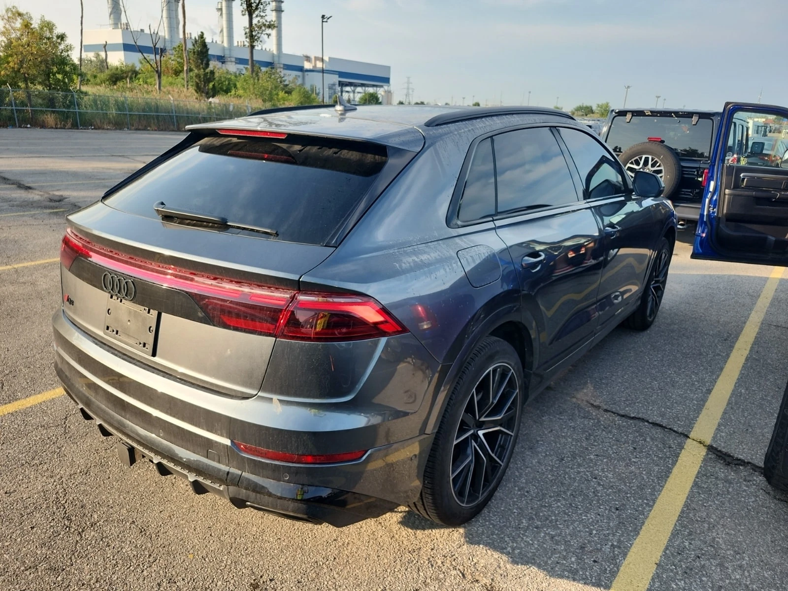 Audi Q8 * PROGRESSIV * CARFAX * ОПЦИЯ ЗА ФИНАНСИРАНЕ, снимка 3 - Автомобили и джипове - 55802898