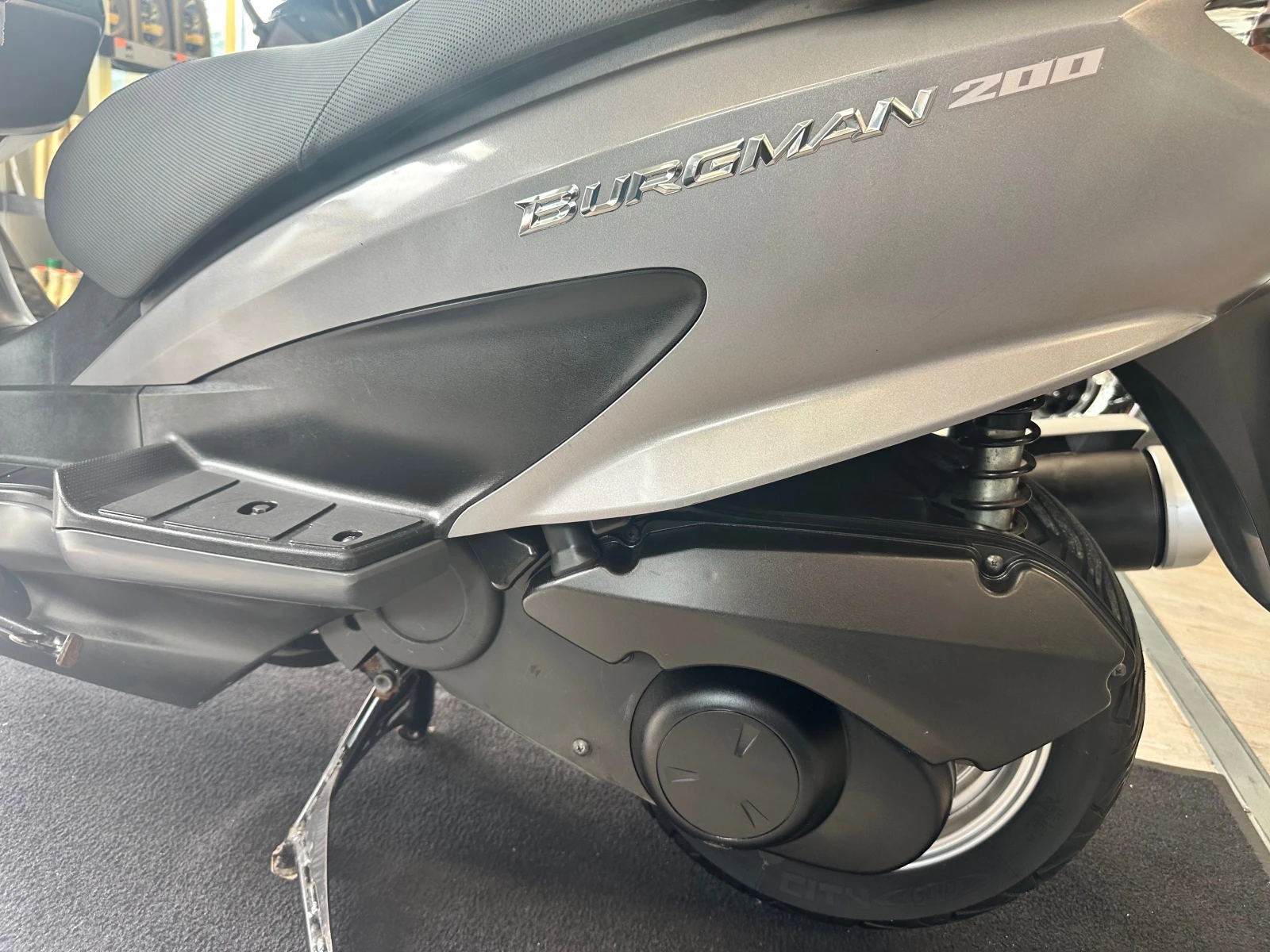 Suzuki Burgman 200i ABS 07.2015г., снимка 12 - Мотоциклети и мототехника - 54780530
