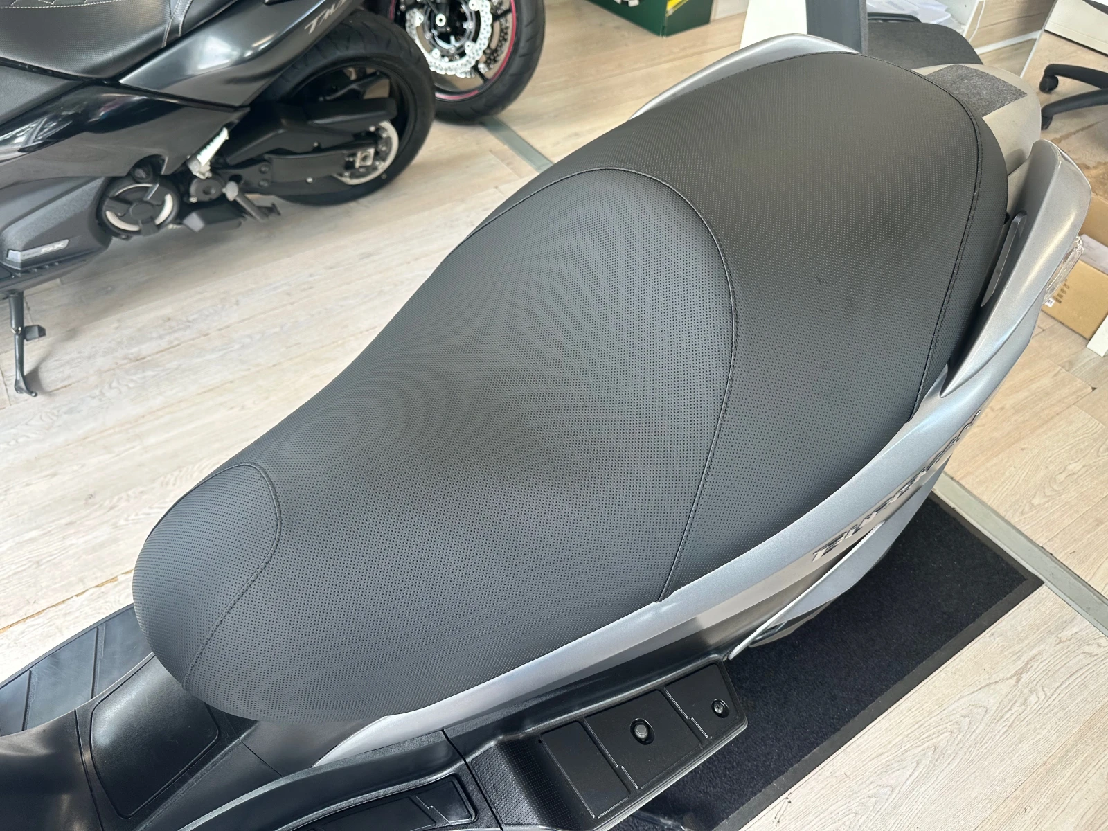Suzuki Burgman 200i ABS 07.2015г., снимка 4 - Мотоциклети и мототехника - 54780530