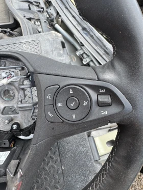 Opel Corsa Astra 2019-2024г мулти волан, снимка 2