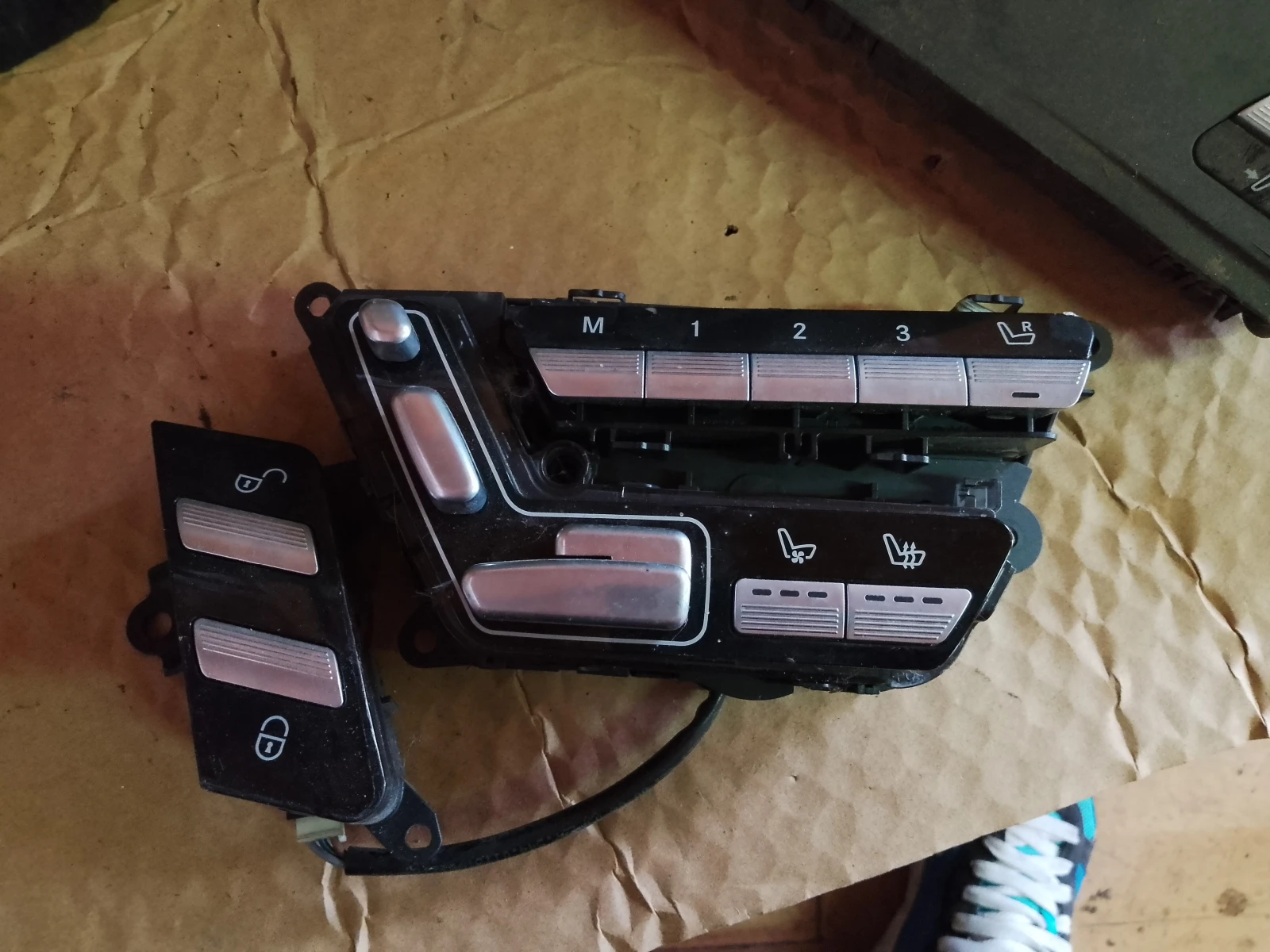 2218707651     500 | Mobile.bg   1