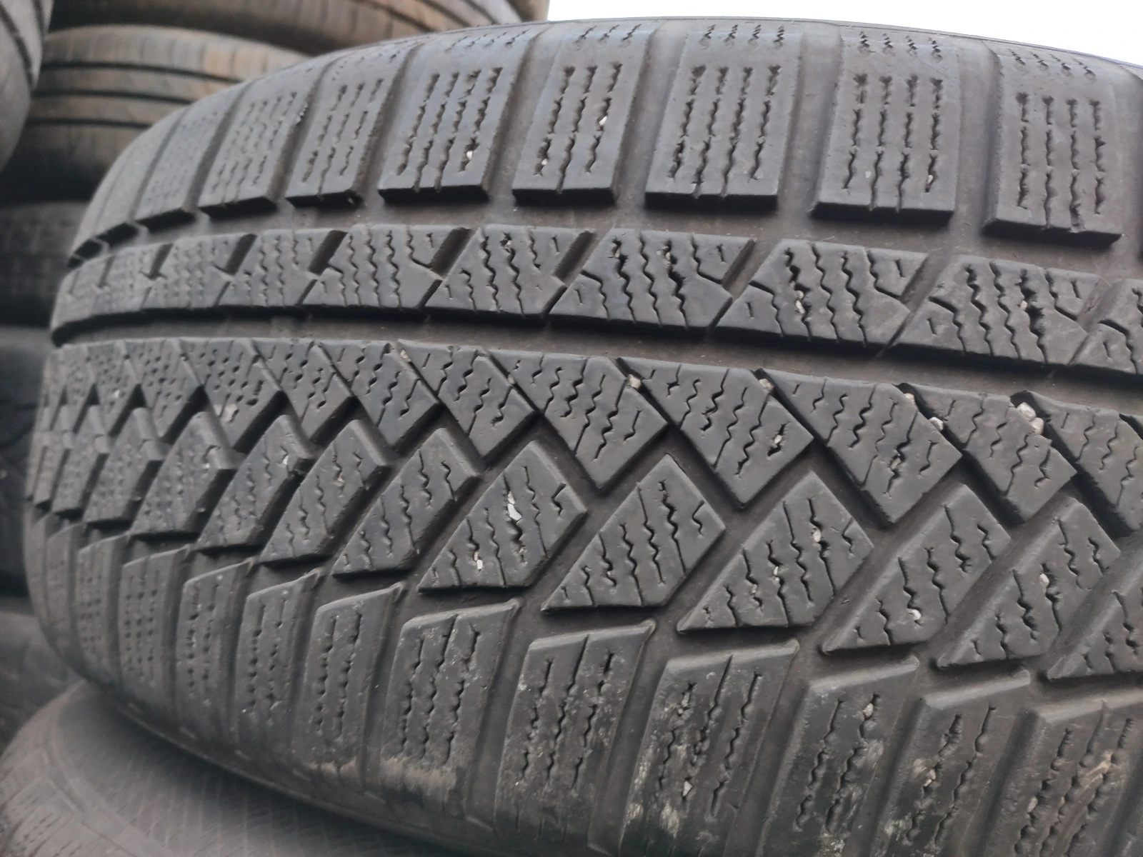 Гуми Зимни 225/60R17, снимка 3 - Гуми и джанти - 54086802