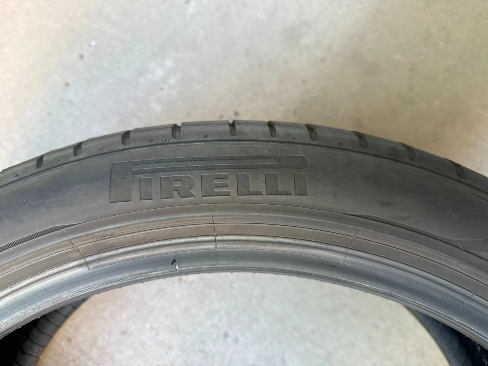 Гуми Летни 255/40R21, снимка 6 - Гуми и джанти - 54444366
