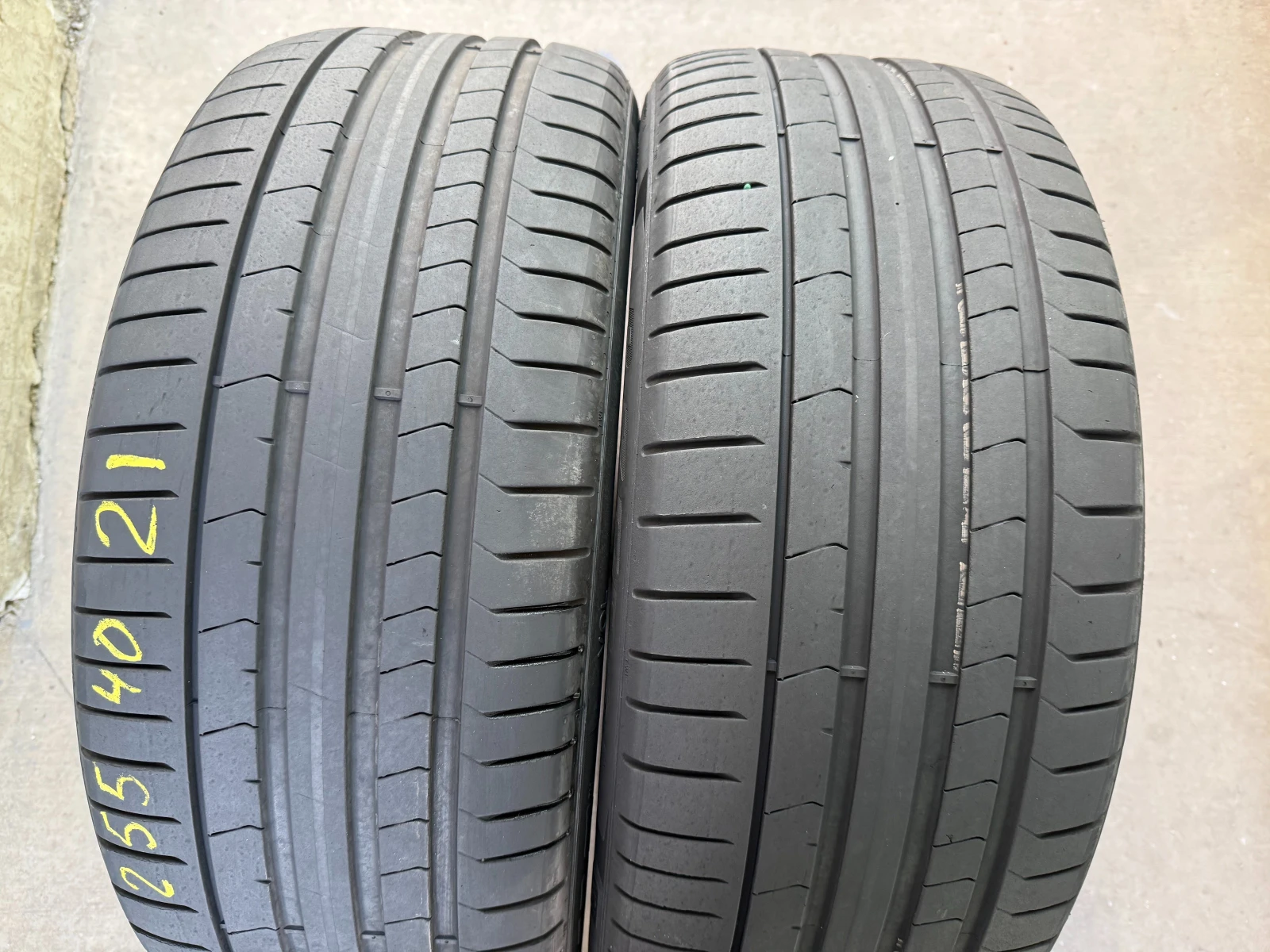 Гуми Летни 255/40R21, снимка 4 - Гуми и джанти - 54444366