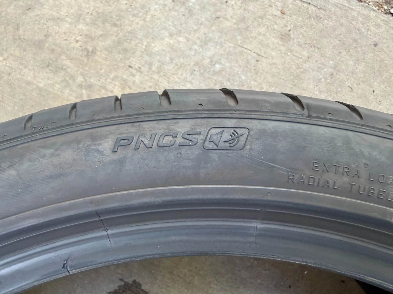 Гуми Летни 255/40R21, снимка 8 - Гуми и джанти - 54444366