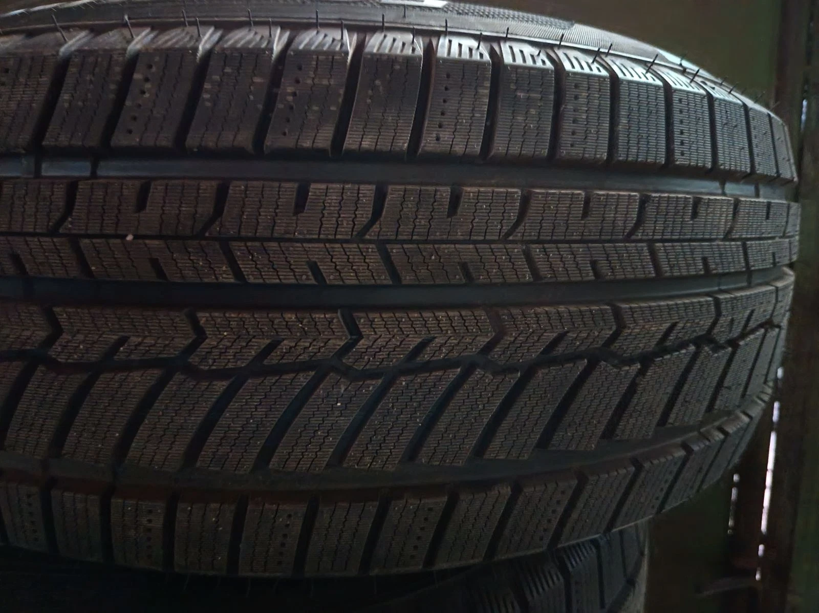���� 235/120R18 | Mobile.bg � ����������� 4