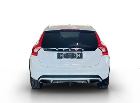 Volvo V60 Cross Country 2.4d D4 AWD, снимка 2