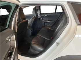 Volvo V60 Cross Country 2.4d D4 AWD, снимка 10