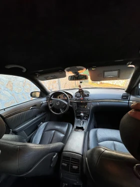 Mercedes-Benz E 320, снимка 2