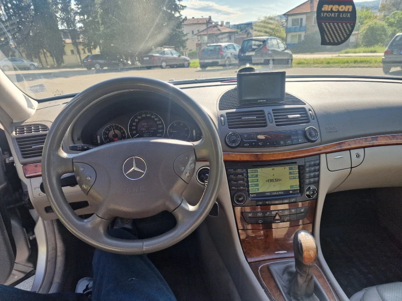 Mercedes-Benz E 270 2.7 CDI, снимка 12 - Автомобили и джипове - 47706855