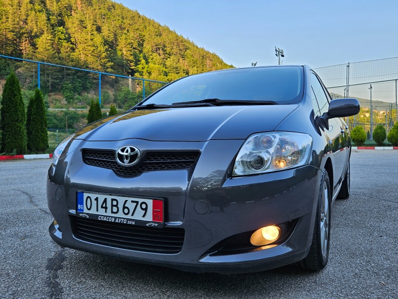 Toyota Auris 2.0 d4d Klimatron/6skorosti/136000km, снимка 1 - Автомобили и джипове - 46281836