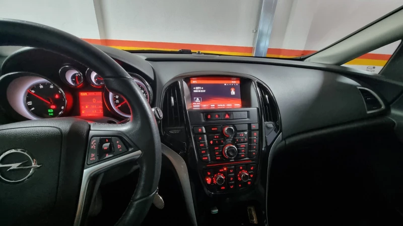 Opel Astra CDTI, снимка 9 - Автомобили и джипове - 46937782