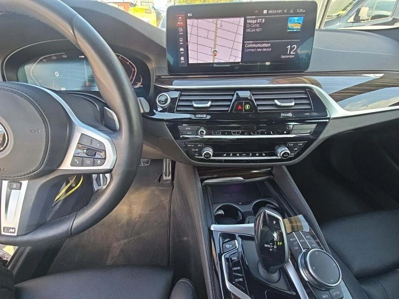 BMW 540 HeadUp* Adaptive* Harman&Kardon* Mpacket, снимка 8 - Автомобили и джипове - 52317946