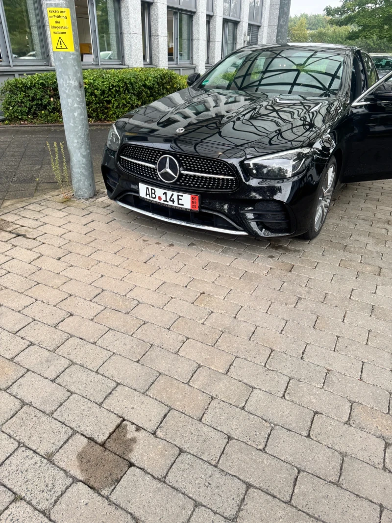 Mercedes-Benz E 400 4 MATIC, снимка 16 - Автомобили и джипове - 52695615