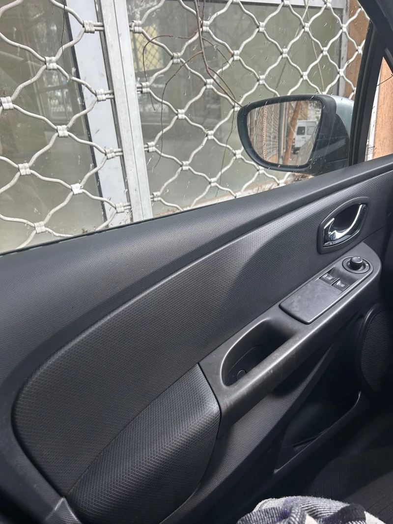 Renault Clio, снимка 6 - Автомобили и джипове - 53090835