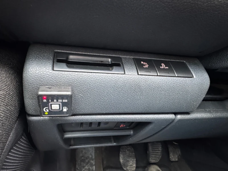 Peugeot 5008 Газ-Бензин продава се от собственик , снимка 13 - Автомобили и джипове - 53296989