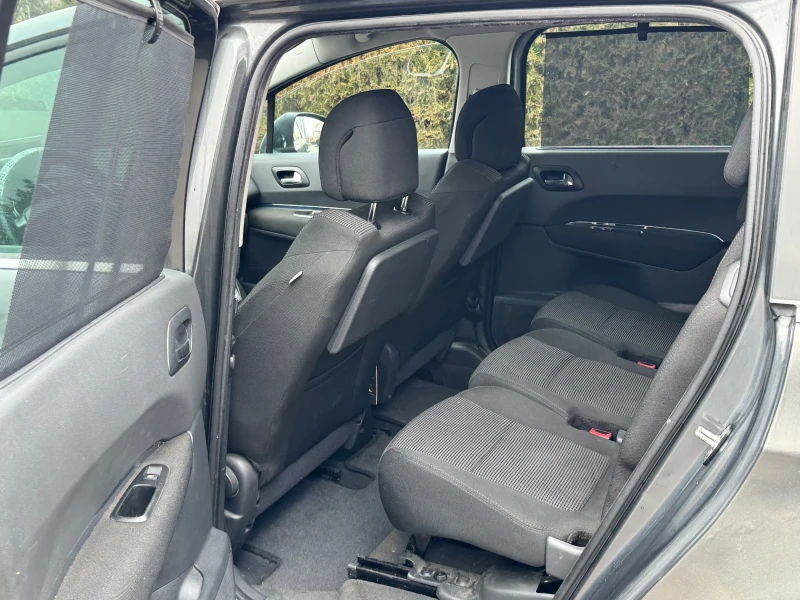 Peugeot 5008 Газ-Бензин продава се от собственик , снимка 9 - Автомобили и джипове - 53296989