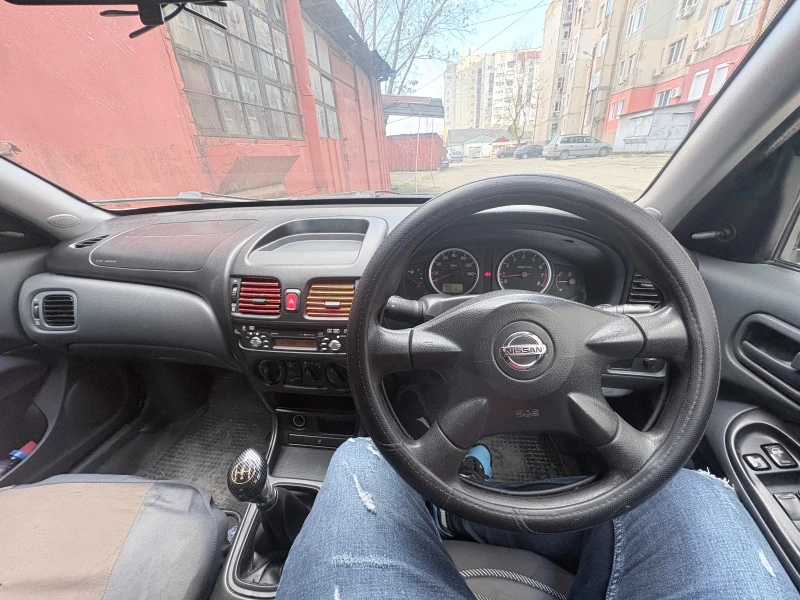 Nissan Almera 1.6, снимка 4 - Автомобили и джипове - 53361006