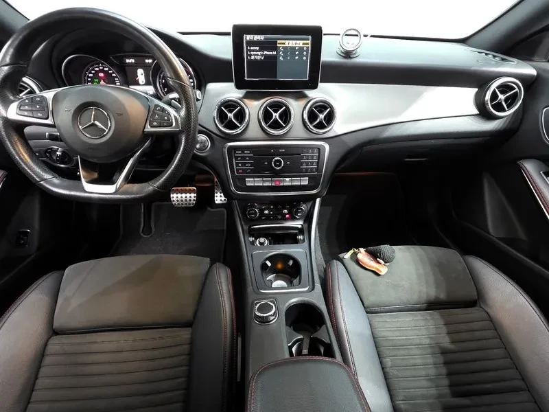 Mercedes-Benz CLA 220 Amg Line, снимка 13 - Автомобили и джипове - 55110646