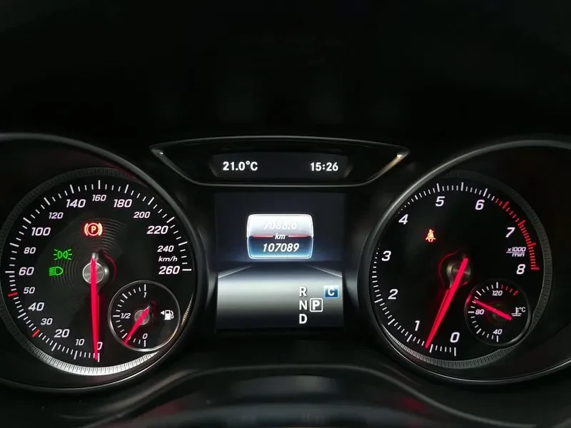 Mercedes-Benz CLA 220 Amg Line, снимка 15 - Автомобили и джипове - 55110646