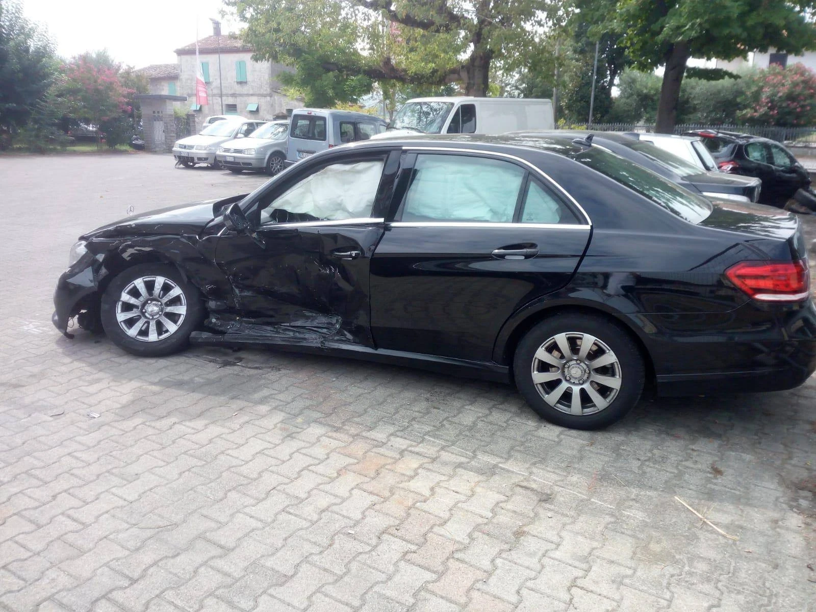Mercedes-Benz E 200 2.2 - изображение 3